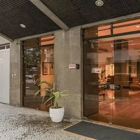 Copacabana Flat com varanda e garagem-2